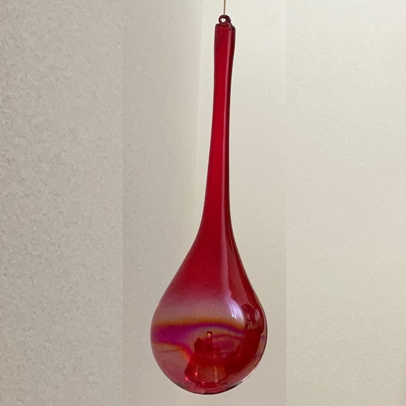 JIM MARVIN Iridescent Deep Red 14-inch Handblown Glass Teardrop Ornament - Picture 2 of 13